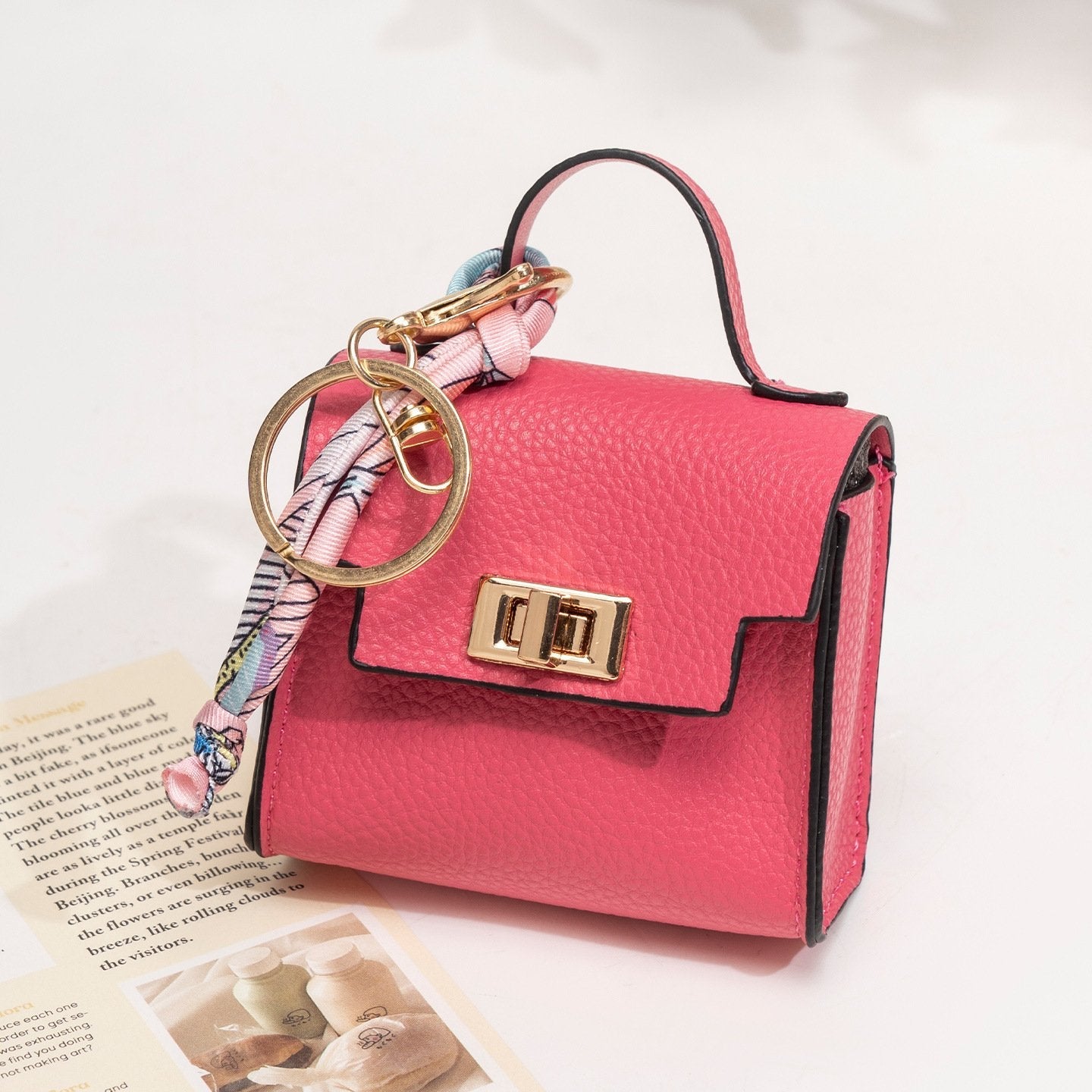 💥 Almost Gone! Cute Mini Bag Pendant for Car Keys & Purses 🌈 Top-Tier Leather. Don't Miss the Season’s Best Seller! 🏆