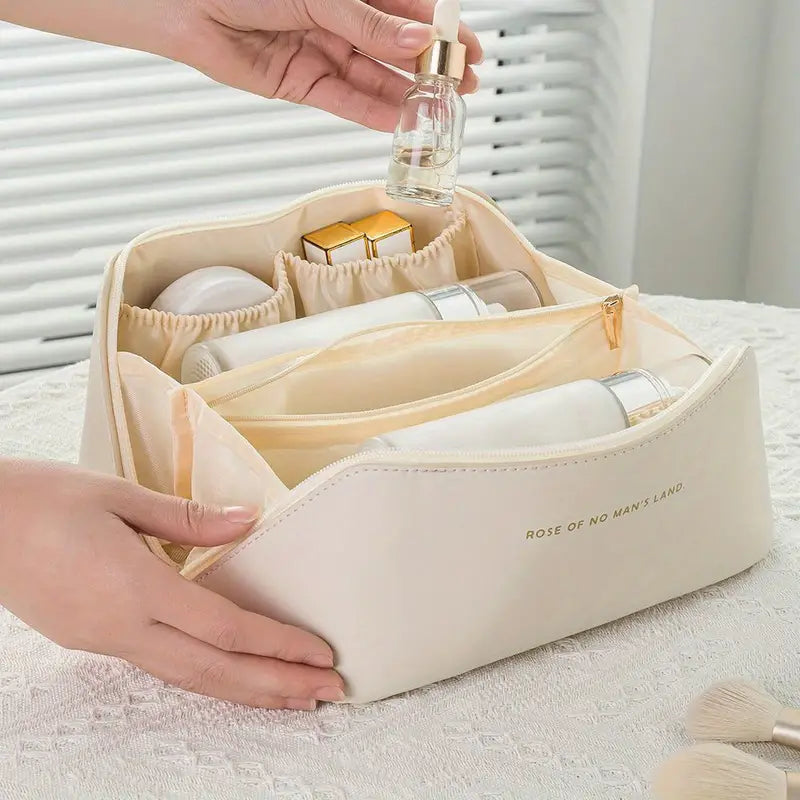 MAKEUP TRAVEL BAG - (Buy 1 Get 1 Free) 😍