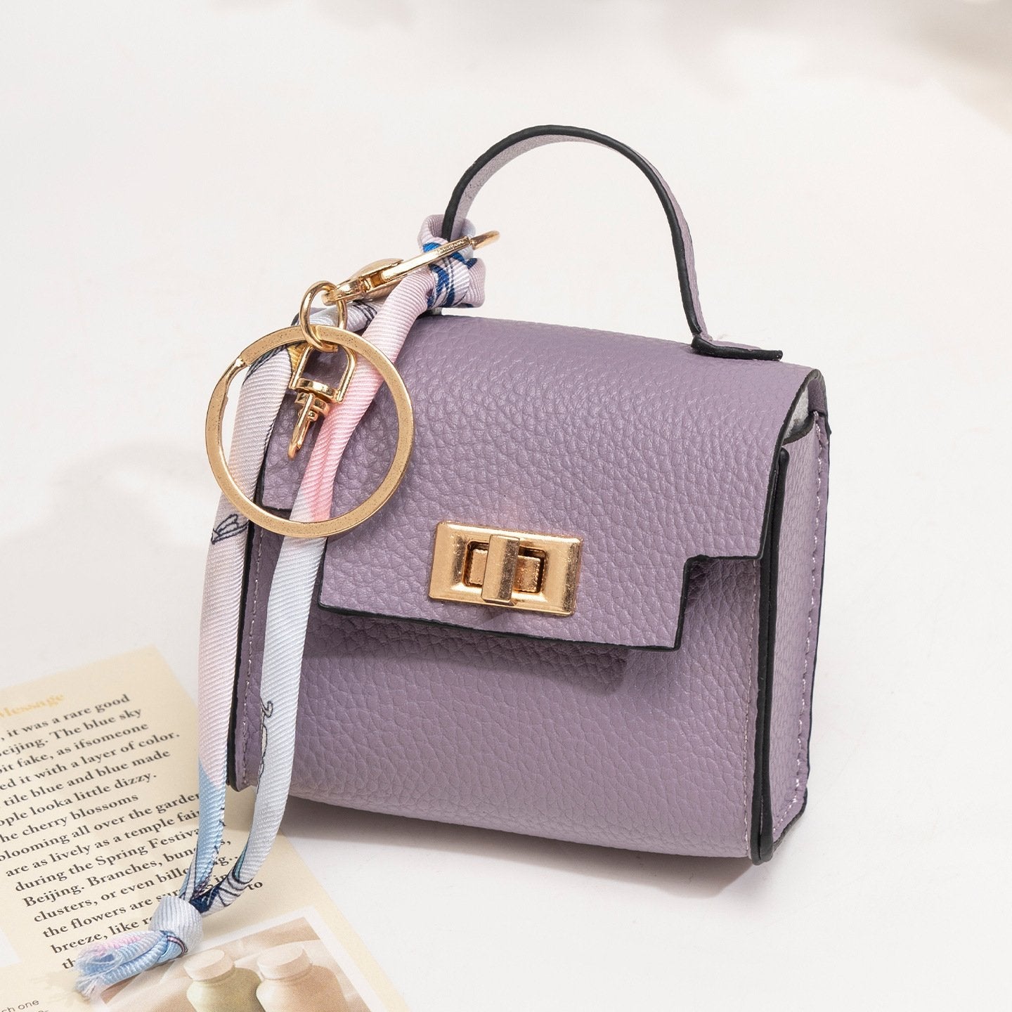 💥 Almost Gone! Cute Mini Bag Pendant for Car Keys & Purses 🌈 Top-Tier Leather. Don't Miss the Season’s Best Seller! 🏆