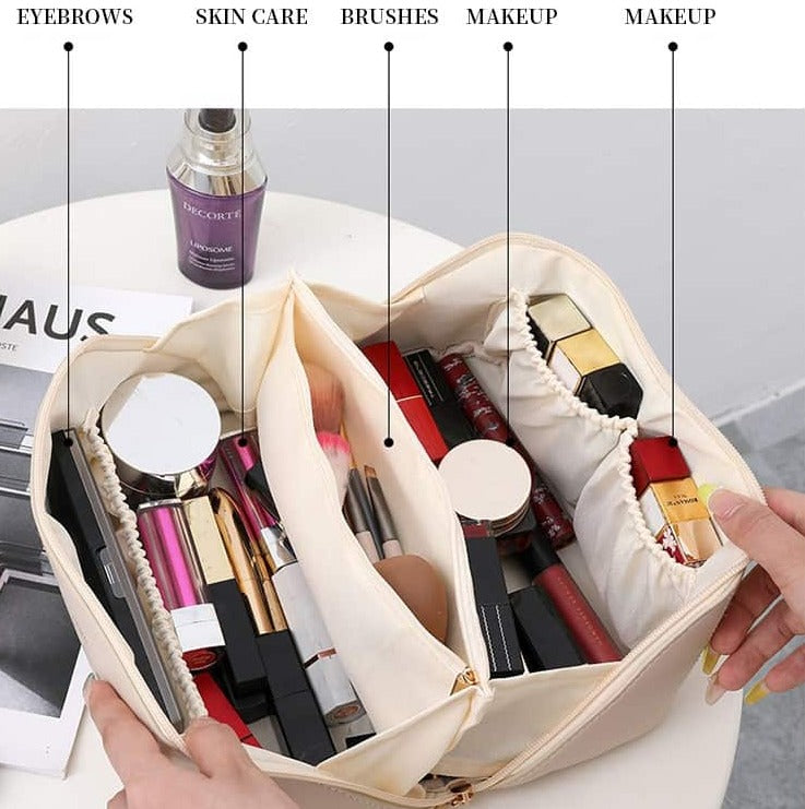 MAKEUP TRAVEL BAG - (Buy 1 Get 1 Free) 😍