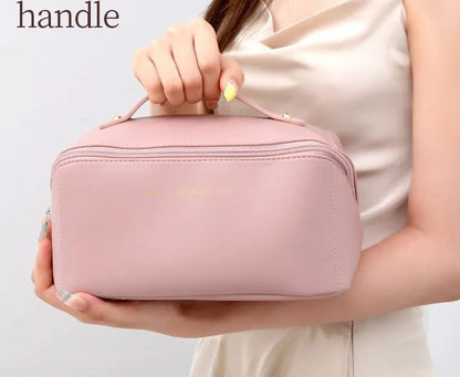 MAKEUP TRAVEL BAG - (Buy 1 Get 1 Free) 😍