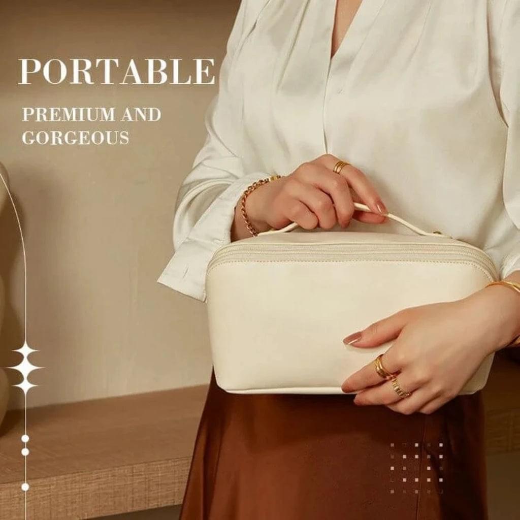 MAKEUP TRAVEL BAG - (Buy 1 Get 1 Free) 😍