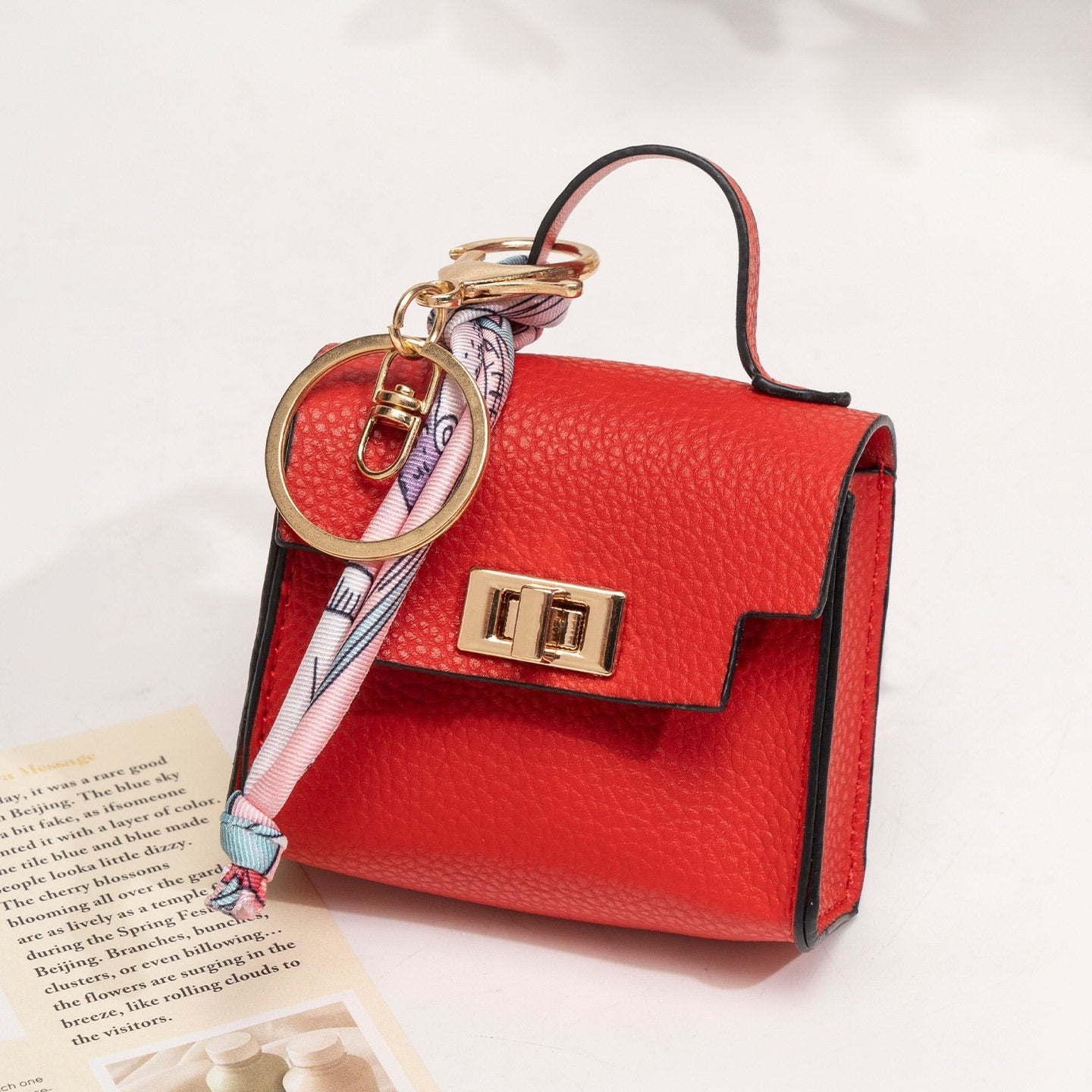 💥 Almost Gone! Cute Mini Bag Pendant for Car Keys & Purses 🌈 Top-Tier Leather. Don't Miss the Season’s Best Seller! 🏆