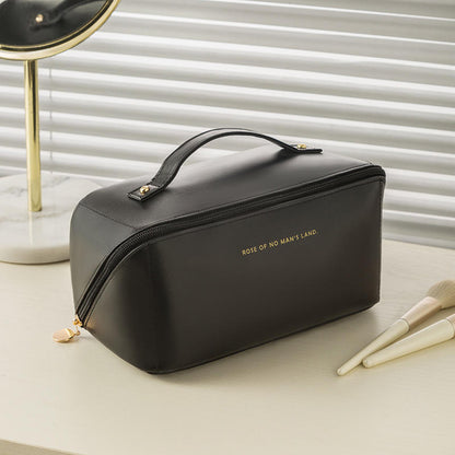 MAKEUP TRAVEL BAG - (Buy 1 Get 1 Free) 😍